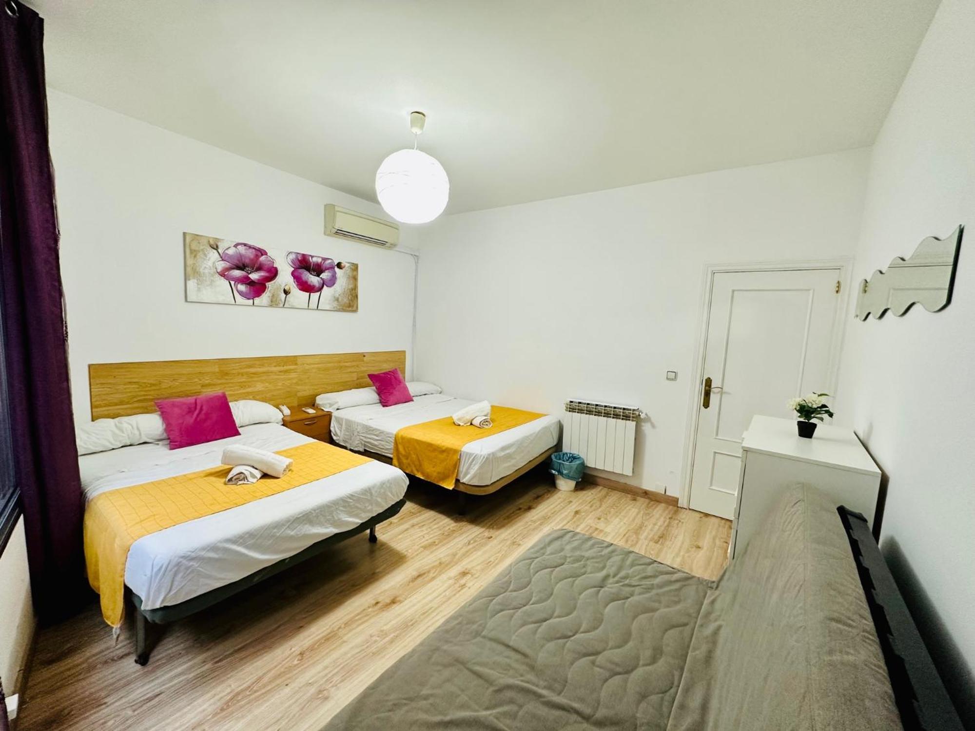 Rooms In Madrid Downtown Esterno foto
